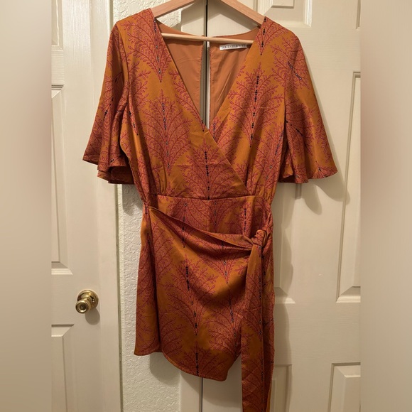 VICI Hartman Print Satin Wrap Romper - Picture 2 of 6